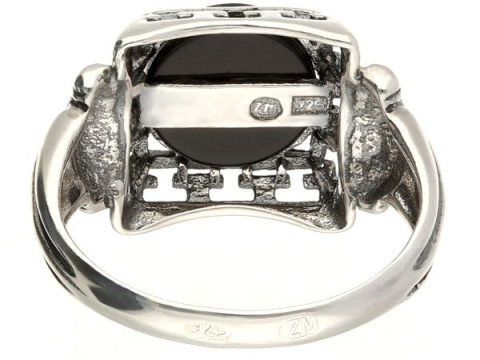 Pierścionek srebrny z onyksem Meduza Versace (rozmiar 18)