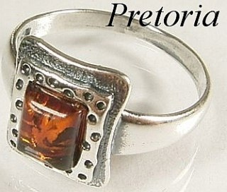 Pierścionek srebrny z bursztynem koniakowym Kropki (rozmiar 17) Pierścionek srebrny z bursztynem koniakowym Kropki (rozmiar 17)